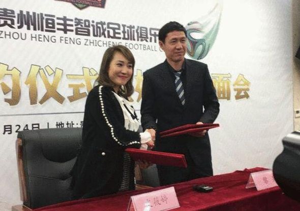 所谓外戚，在古今中外，说的是皇帝、国王的妈妈、以及老婆这两家的亲戚，直面意思也很简单，就是外面的亲戚、不重要的亲戚。